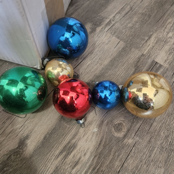 Festive Multicolor Holiday Ornaments Set - Picture 5 of 9